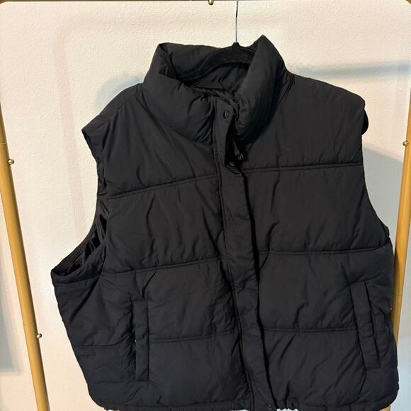 Old Navy Jackets & Blazers - Old-navy Women's Black and Navy Gilet